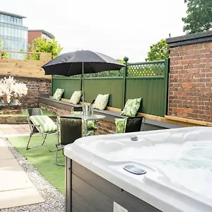  Holiday home No22 Racecourse Townhouse